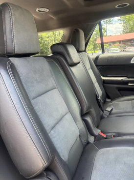 Used 2015 Ford Explorer XLT w/ Equipment Group 202A image 9
