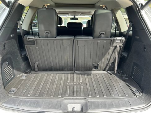 Used 2019 Nissan Pathfinder Platinum w/ Cargo Package image 15