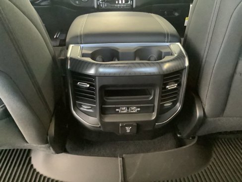 New 2026 RAM 1500 4x4 Crew Cab image 38