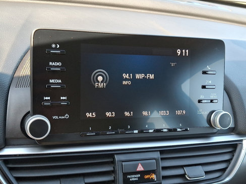 Used 2020 Honda Accord Hybrid Sedan image 16