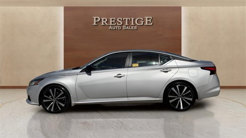 Used 2022 Nissan Altima 2.5 SR image 1