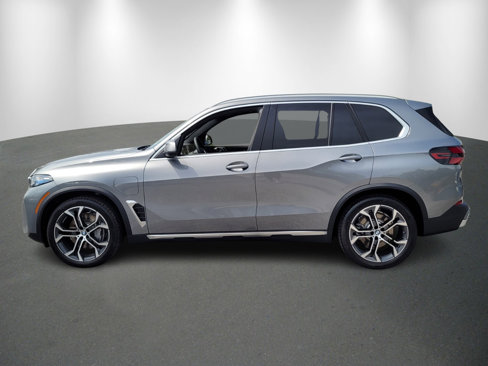 New 2026 BMW X5 xDrive50e image 4