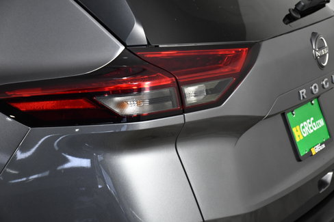 Used 2022 Nissan Rogue SV image 33
