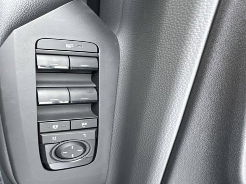 New 2026 Toyota Prius LE image 8