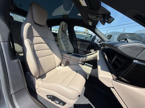 Used 2022 Porsche Taycan 4S image 12