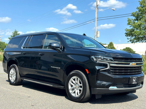 Used 2023 Chevrolet Suburban LT image 5