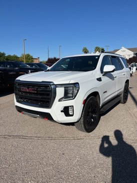 Used 2022 GMC Yukon AT4 image 1