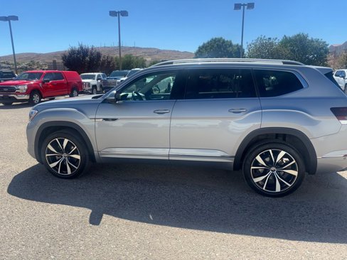 Used 2024 Volkswagen Atlas SEL Premium R-Line image 8