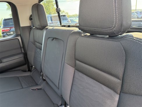 Used 2022 Nissan Frontier SV w/ Technology Package image 32