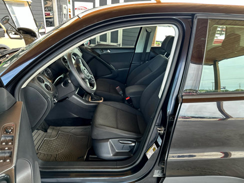 Used 2017 Volkswagen Tiguan S image 29