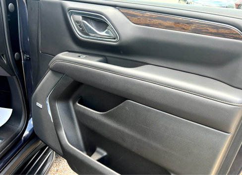 Used 2023 Chevrolet Suburban Premier image 17