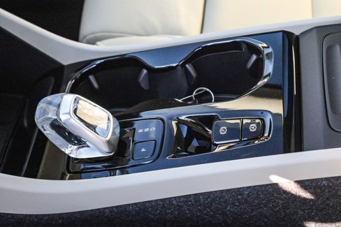 New 2026 Volvo XC40 B5 Plus w/ Protection Package Premier image 18