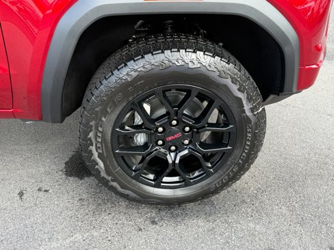 New 2025 GMC Canyon Elevation w/ Technology Package image 12