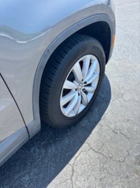 Used 2011 Volkswagen Tiguan SE image 12