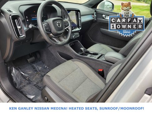 Used 2025 Volvo XC40 B5 Core image 25