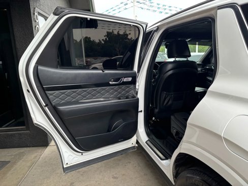 Used 2022 Hyundai Palisade Calligraphy image 11