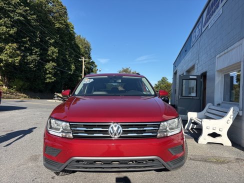 Used 2020 Volkswagen Tiguan SE w/ Panoramic Sunroof Package image 2