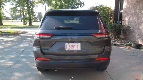 Used 2024 Jeep Grand Cherokee Altitude image 5