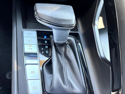 Used 2024 Hyundai Elantra Limited image 23