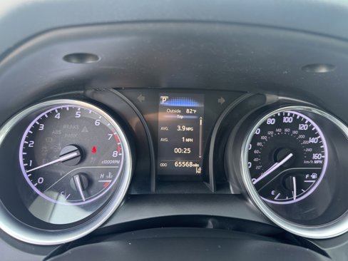Used 2018 Toyota Camry SE image 9