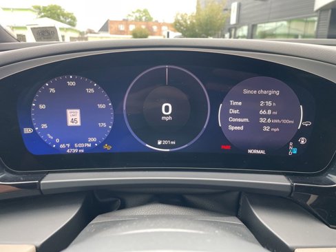 Used 2025 Porsche Macan 4 Electric image 28