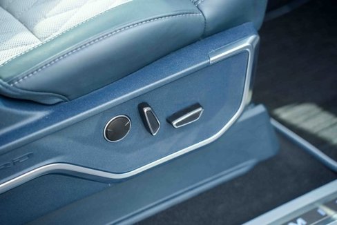 Used 2023 Ford F150 Limited image 23