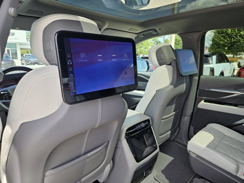 New 2026 Cadillac Escalade IQ Luxury 1 image 17