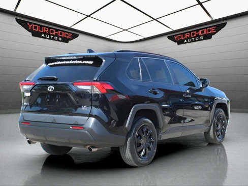 Used 2021 Toyota RAV4 LE image 5