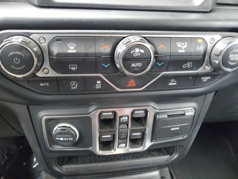 Used 2023 Jeep Wrangler Sahara image 24