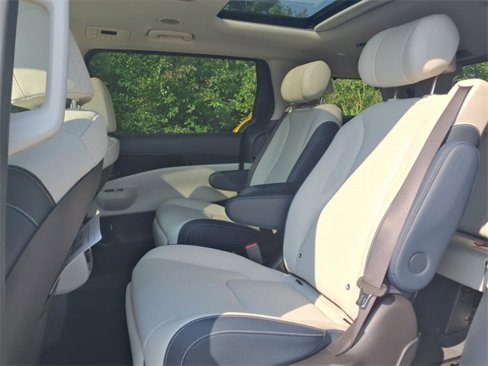 New 2026 Kia Carnival SX Prestige image 22