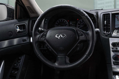 Used 2015 INFINITI Q60 Convertible w/ Premium Package image 30