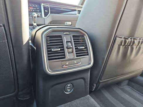 Used 2018 Porsche Macan S image 34