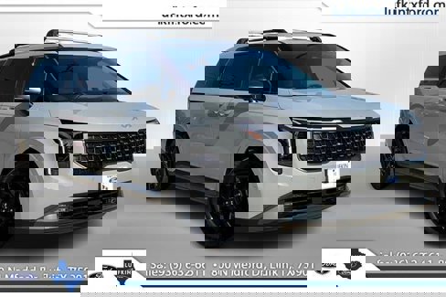 Used 2025 Kia Carnival SX Prestige image 1