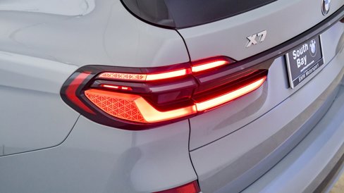 New 2026 BMW X7 M60i image 14