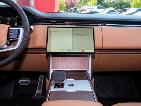 New 2025 Land Rover Range Rover SE image 24
