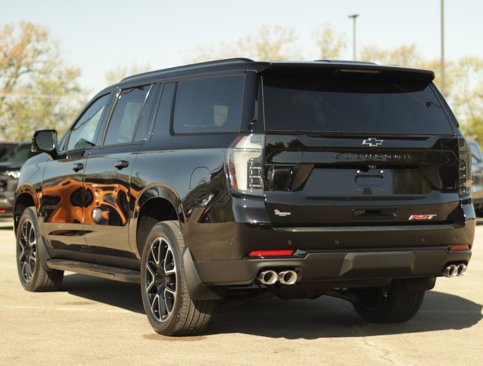 New 2026 Chevrolet Suburban RST image 5