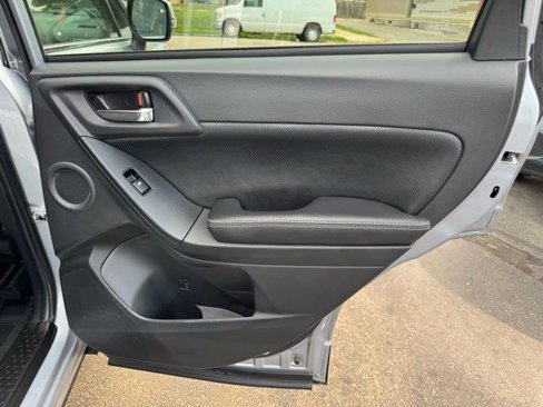 Used 2016 Subaru Forester 2.5i Touring w/ Eyesight & Navigation System image 30