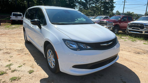 New 2026 Chrysler Voyager LX image 5