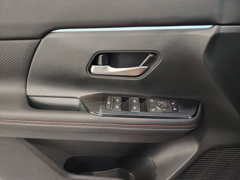 New 2026 Nissan Kicks SR w/ Cold Weather Package image 6