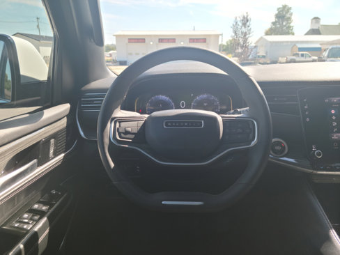 Used 2022 Jeep Wagoneer Series III image 10