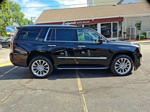 Used 2018 Cadillac Escalade Luxury image 7