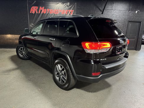 Used 2017 Jeep Grand Cherokee Limited image 3