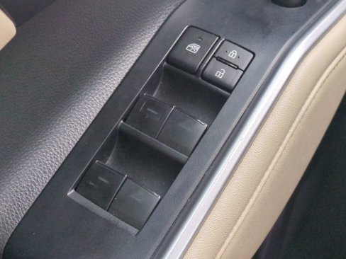 Used 2023 Toyota Highlander XLE image 25