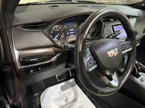 Used 2020 Cadillac XT4 Sport image 27