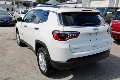 Used 2021 Jeep Compass Sport image 4