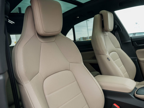 New 2025 Porsche Macan 4S Electric image 34