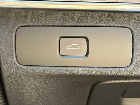 New 2026 Volvo XC90 B6 Plus w/ Protection Package Premier image 38