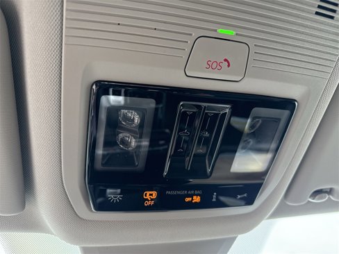 New 2025 Volkswagen Atlas SE image 39