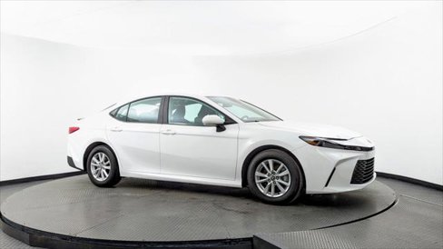 Used 2025 Toyota Camry LE image 11
