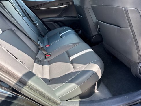 Used 2025 Toyota Camry SE image 15
